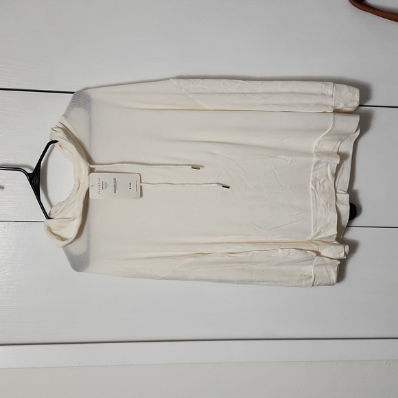 Fabletics pullover - Picture 2 of 5